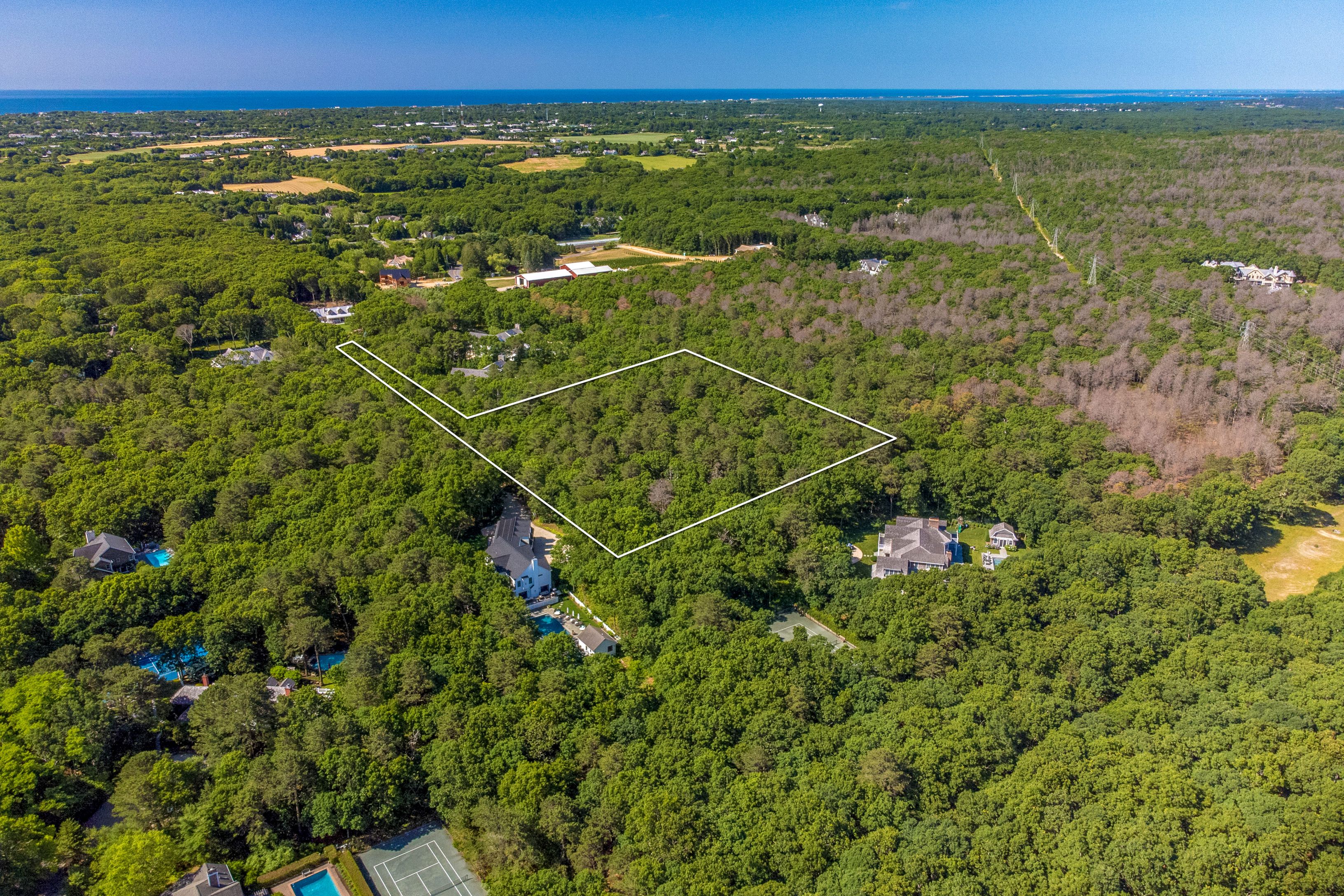 417 Edge Of Woods Rd, Southampton, NY 11968 Out East