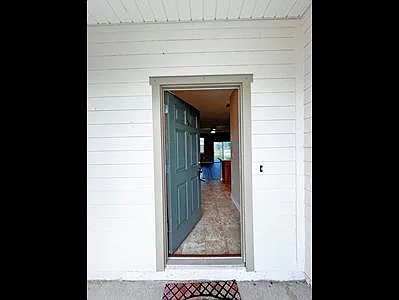 3 bed, 2.5 bath, 1633 sqft, $2,000 — Photo 2