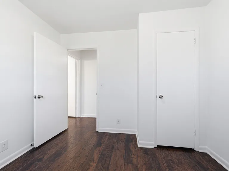 731 McPherson Dr — Photo 3