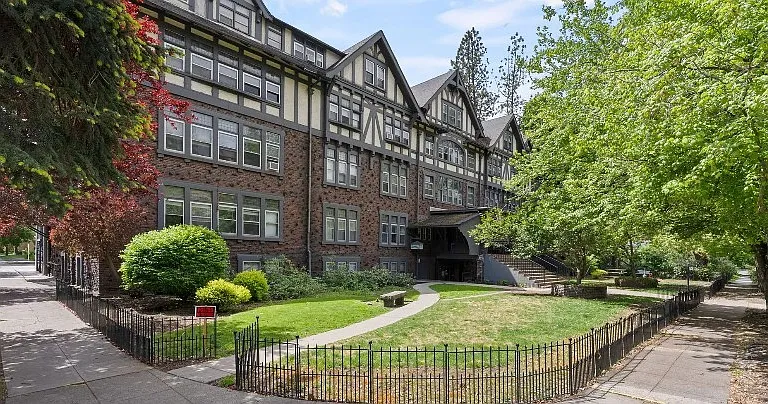 Westminster Apartments — Photo 1