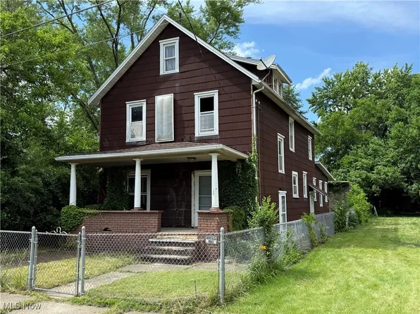 2013 7th St NE, Canton, OH 44704