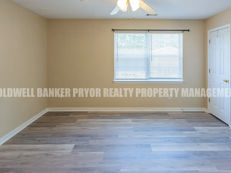 1240 N Concord Rd — Photo 28