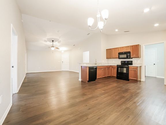 5th image of 3073 Grand Preserve Blvd