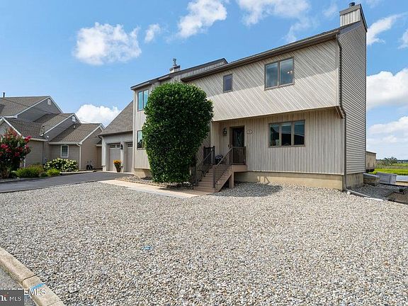 5th image of 1036 Montauk Dr