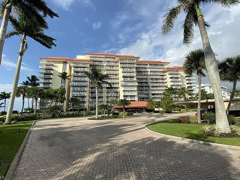 180 Seaview Ct #111 — Photo 9