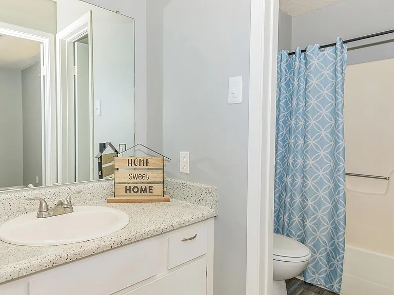 Sunridge Apartments — Photo 12