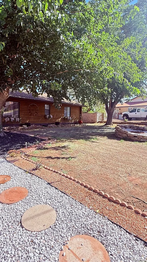 Three Bedroom Home in Hurricane-Furnished! — Photo 1