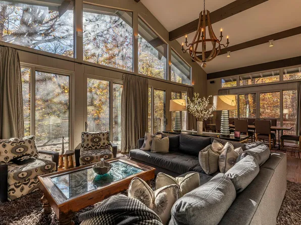 97 North Brookwood Road, Stratton, VT 05155