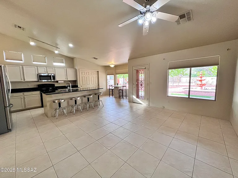 8679 N Ahwatukee Way — Photo 3