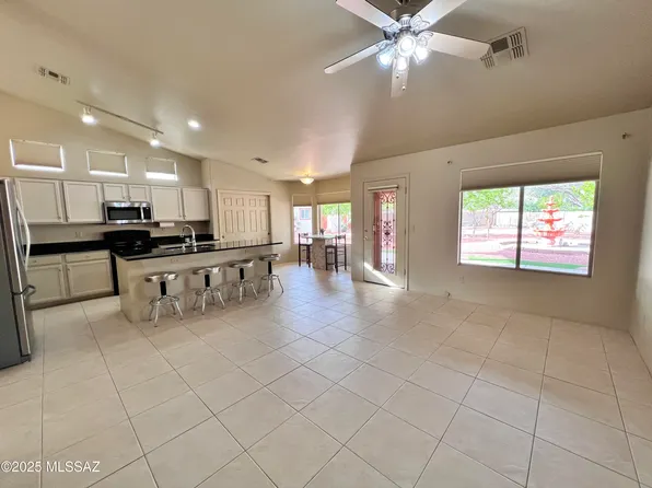 8679 N Ahwatukee Way, Tucson, AZ 85743