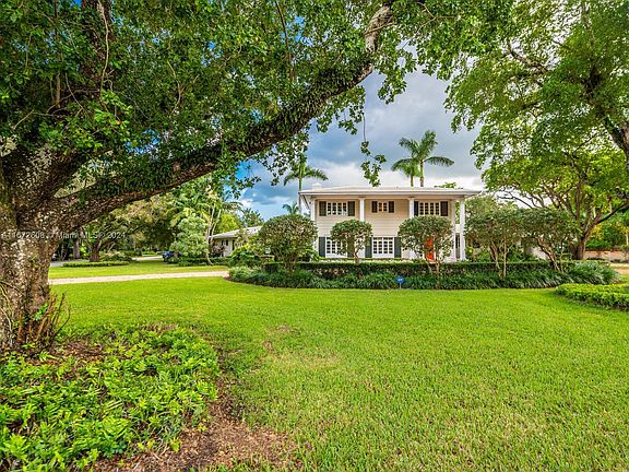 4th image of 3511 Alhambra Cir