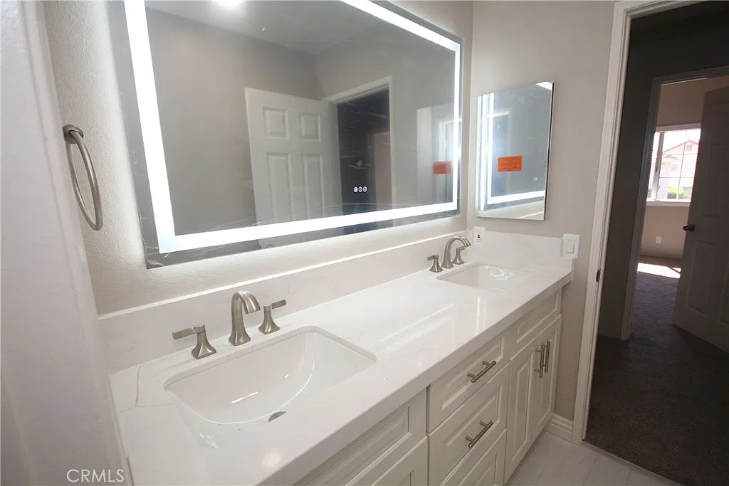4 bed, 2.5 bath, 2089 sqft, $4,500 — Photo 4