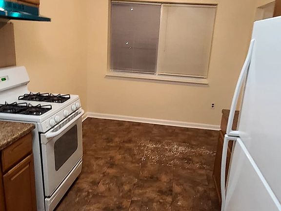 4th image of 1421 Raspberry Ct Unit 1421