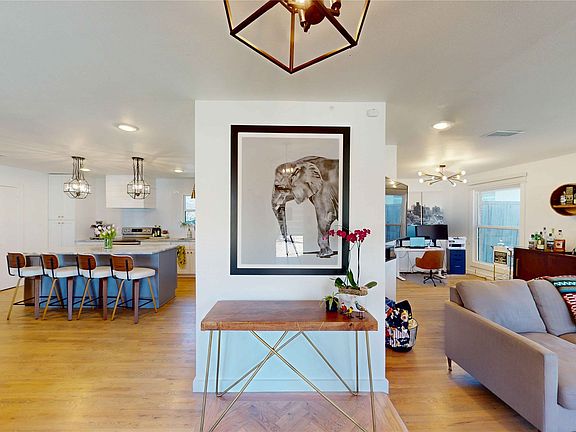 5th image of 900 Treasure Rd