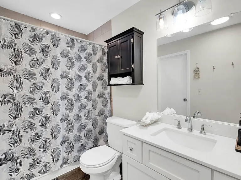 379 Sandhurst Cir #1 — Photo 16