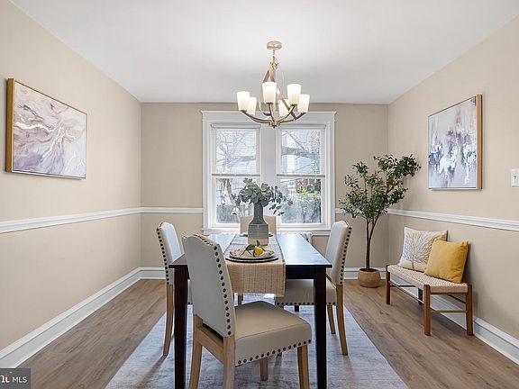4th image of 2708 Thompson Pl