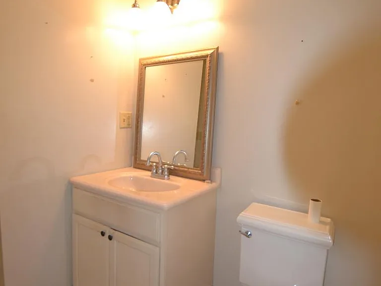 101 12th St #2R — Photo 16