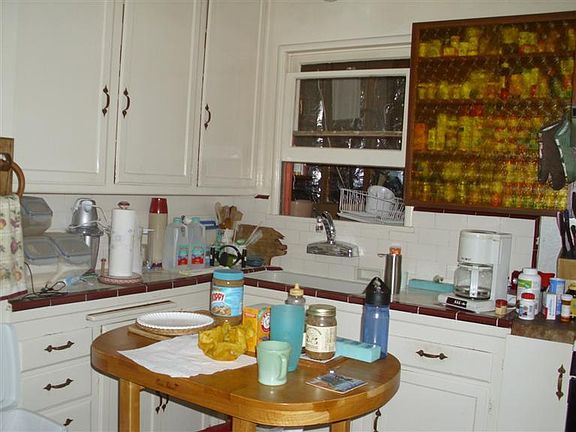 3rd image of 109 E Desert View Dr
