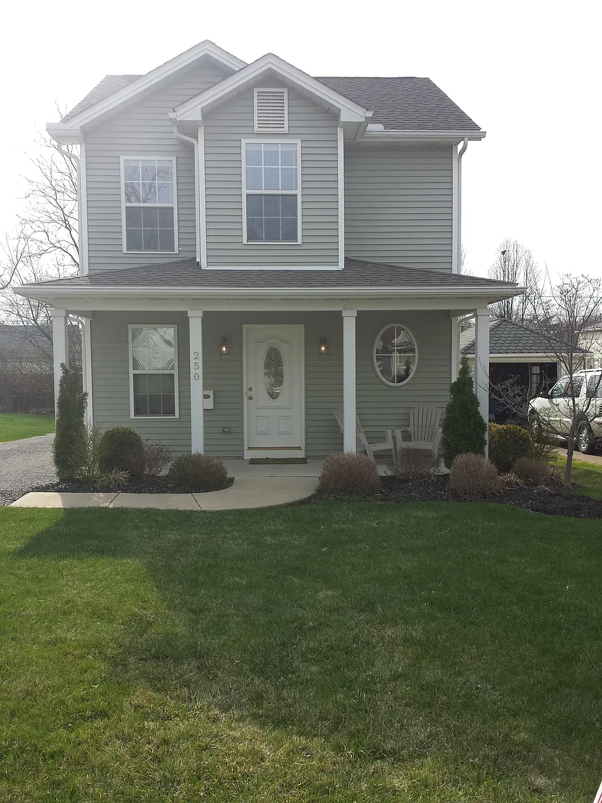 250 Olive St photo 1