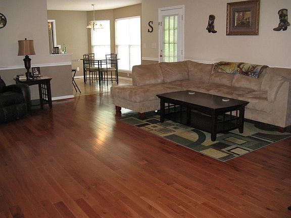 4th image of 138 Starrwood Dr