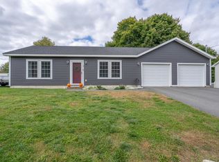 37 Starling Dr, Bangor, ME 04401