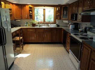 37 Thompson Rd, Weymouth, MA 02191