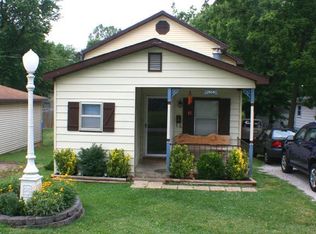 2658 N Howard Ave, Springfield, MO 65803