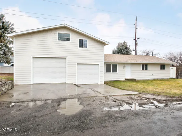 511 N 2nd St, Selah, WA 98942