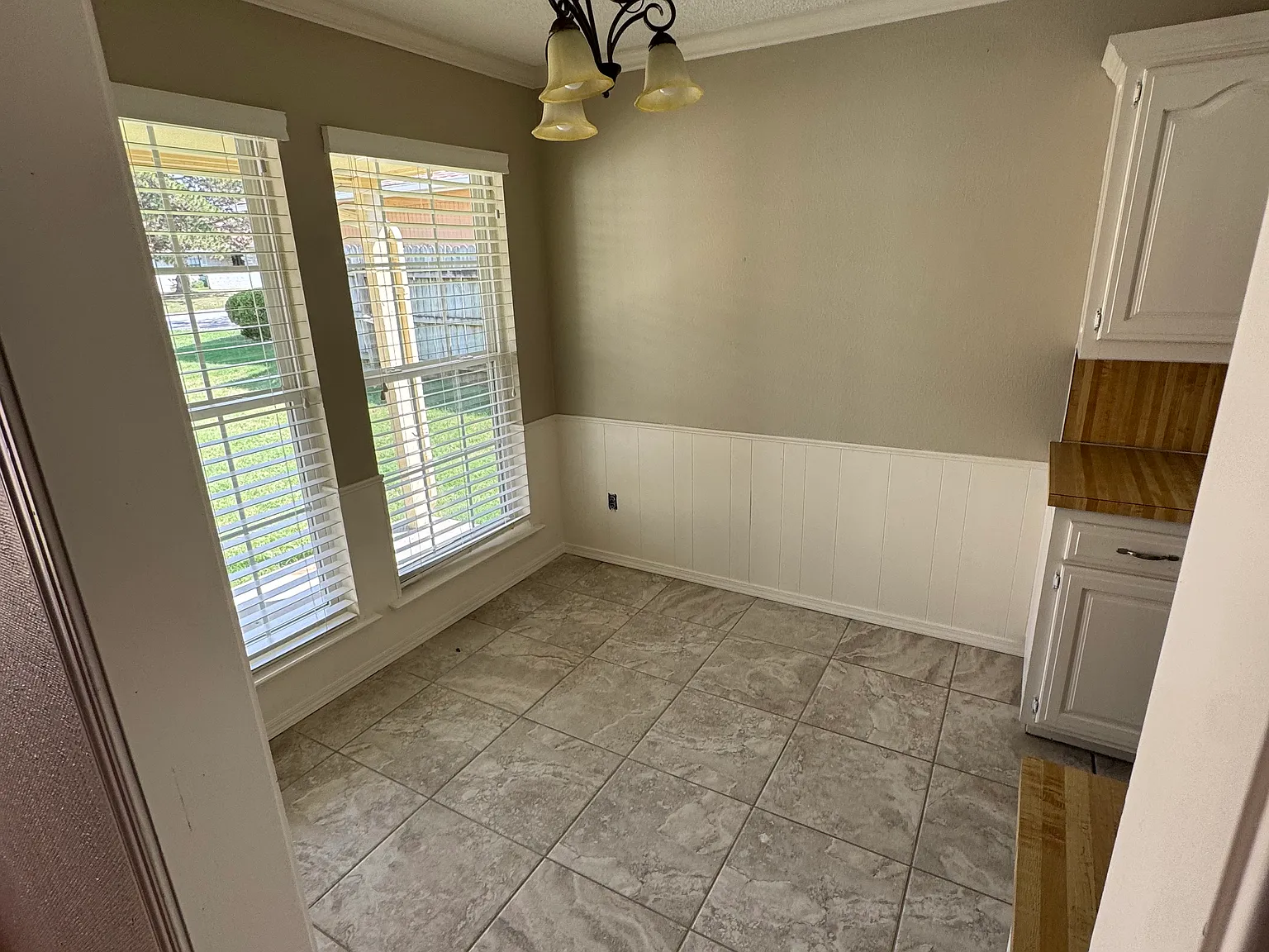 2 bed, 1500 sqft, $1,350 — Photo 4