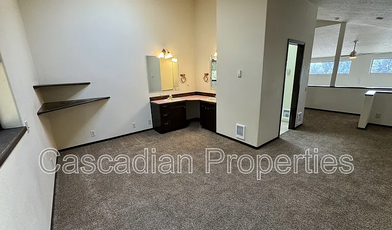1555 Fircrest Ct SE #1 — Photo 8