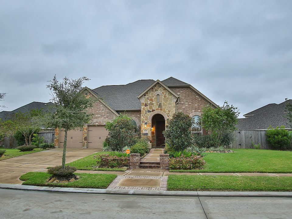 1st image of 19519 Crescent Haven Dr