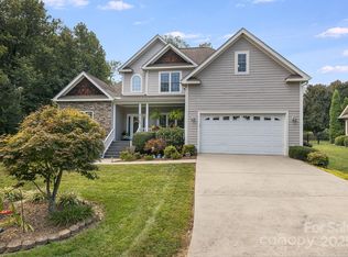 600 Vista Falls Rd, Mills River, NC 28759