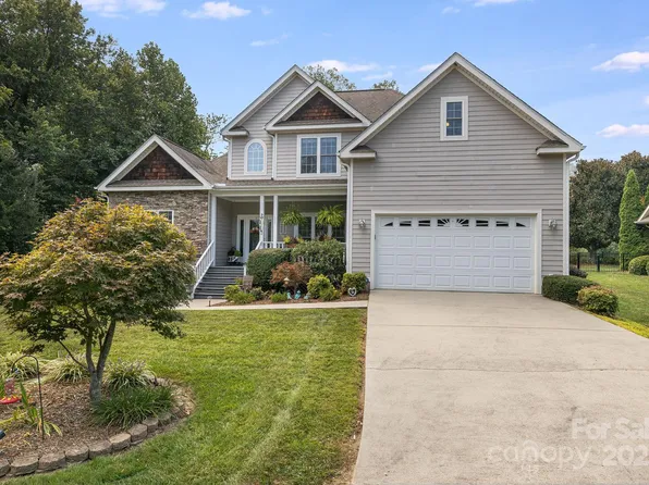 600 Vista Falls Rd, Mills River, NC 28759