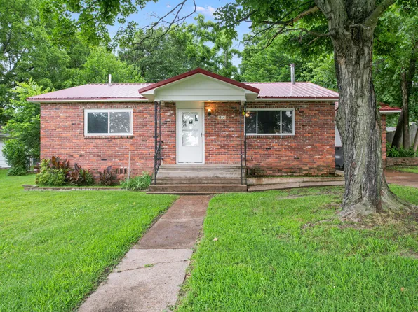 1314 S Oak St, Grove, OK 74344