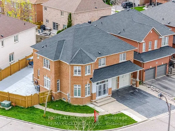 29 Laurentide Cres, Brampton, ON L6P 1Y3