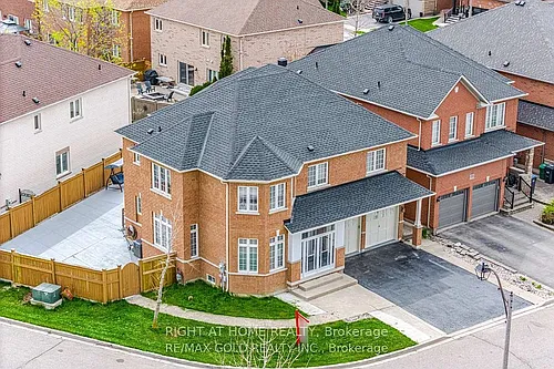 29 Laurentide Cres #UPPER Photo 1