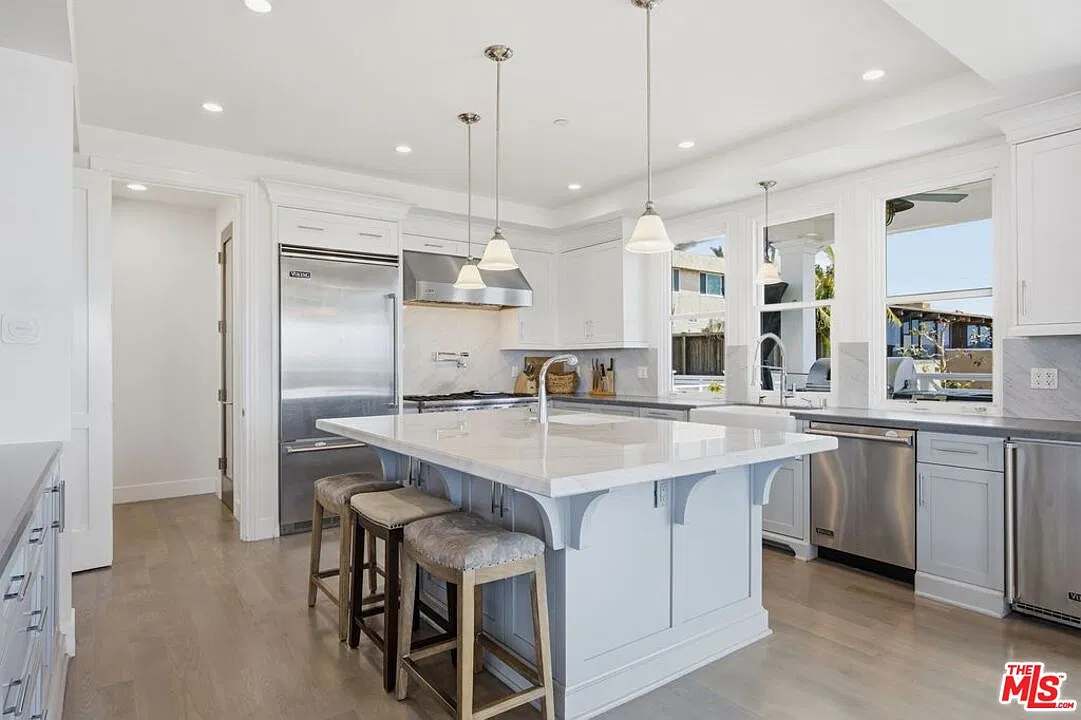 5 bed, 5.0 bath, 4231 sqft, $23,000 — Photo 4