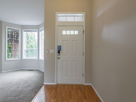 2nd image of 10609 NE 112th Pl
