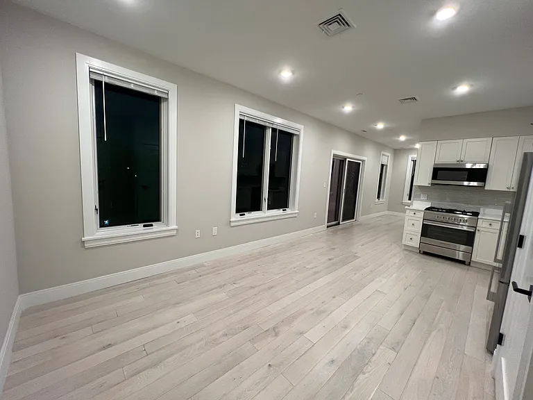 195 Green St #207D — Photo 4