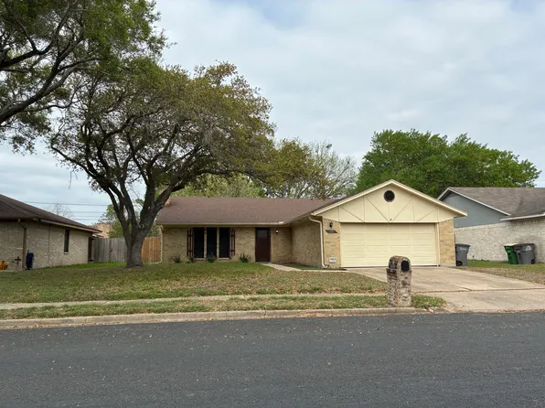 304 Fleetwood Dr, Victoria, TX 77901