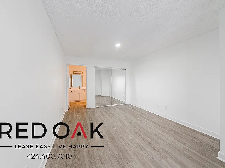 8309 Cedros Ave #314 — Photo 2