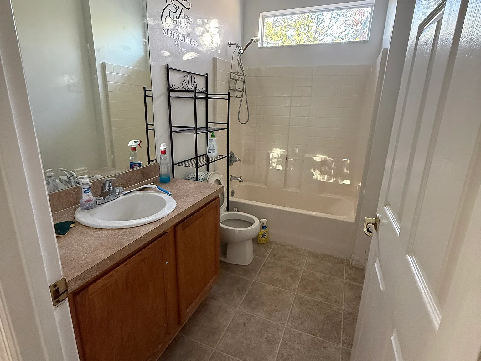 3 bed, 1612 sqft, $2,100 — Photo 3