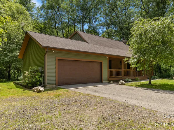 3275 Stager Dr, Middleville, MI 49333