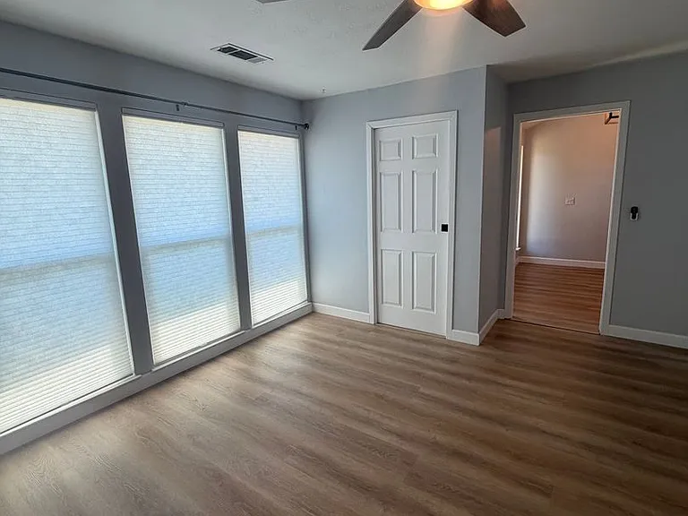 2568 Mayfair Ct — Photo 4