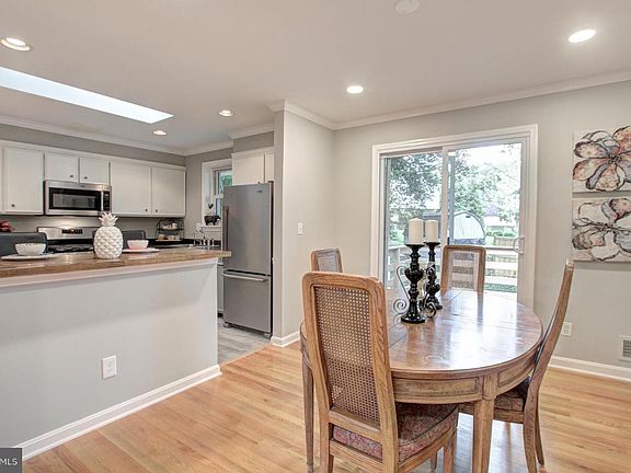 3rd image of 8700 Ventura Ln