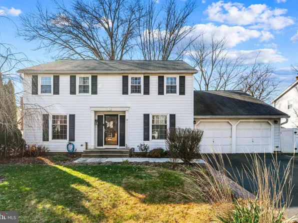 12 Roberts Dr, Somerdale, NJ 08083