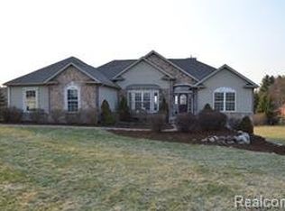 7905 Farmer Trl, Howell, MI 48855