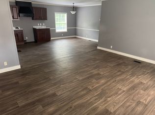 379 Pointe Ln, Lafayette, TN 37083