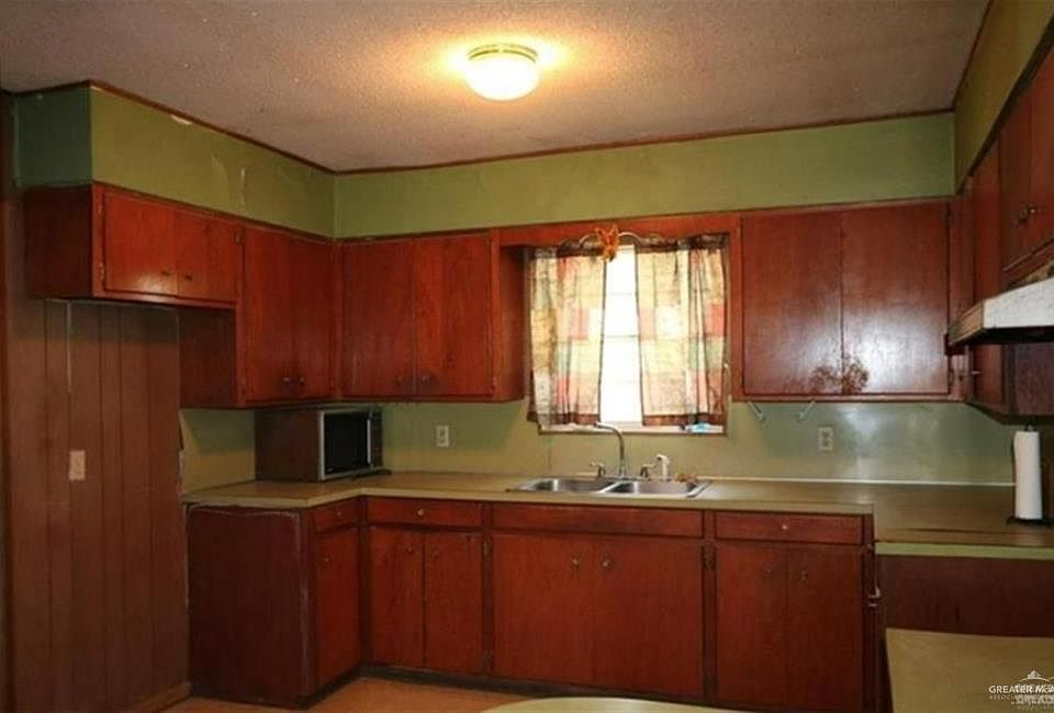 2nd image of 598 Jose Garcia St