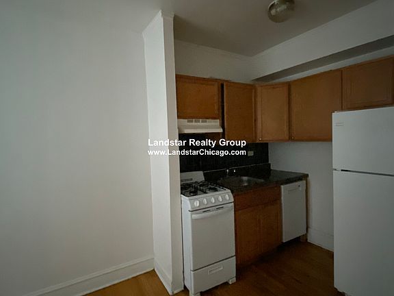 3rd image of 1717 W North Ave Unit 1E